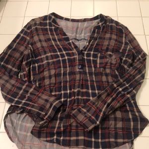 Button down plad shirt